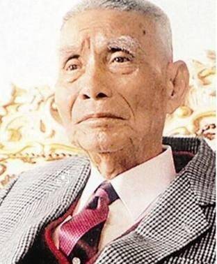 原创叶汉在傅老大面上忍下了这口气但他不能被这花花太岁坏了名号