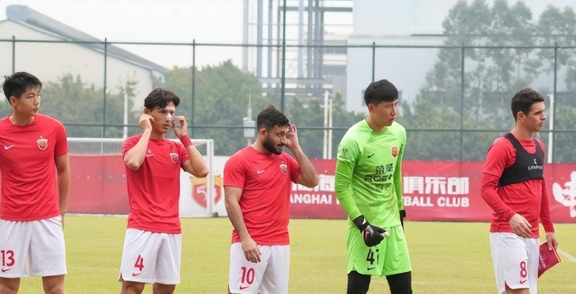 中国足协公开重罚上港二队王牌锋霸,他被停赛4场罚款2万_刘博洋_联赛