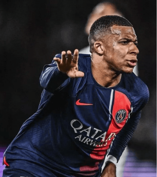 敢和大巴黎还有恩里克闹翻脸,主要还是他和皇马的关系基本达成了一致