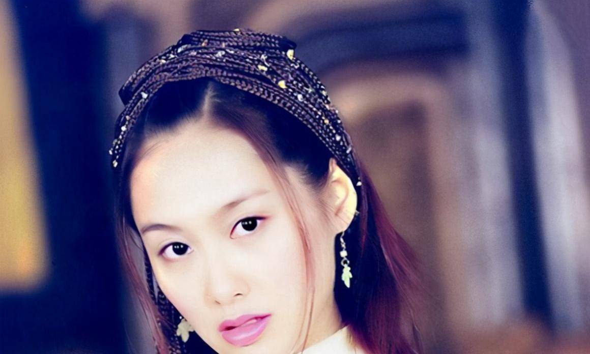 n
2008内地版陈慧琳 饰:在剧中也有许多美女,陈慧琳当然是无可争议