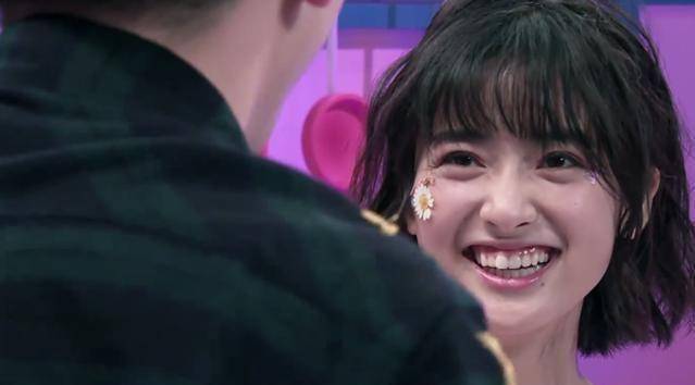 费启鸣贴花瓣一丝不苟网友都看得心动沈月表情泄露了她的心思