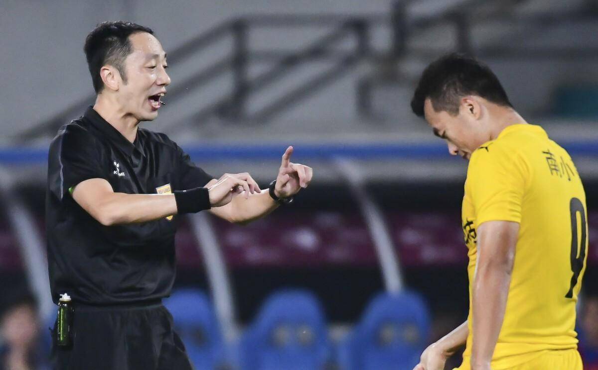 搭档马宁执法海港泰山,梁松尚首秀,李海新主哨京沪_比赛_裁判_来自