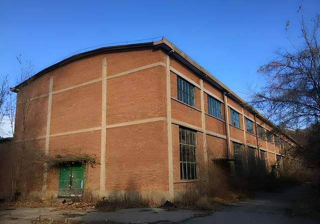 原创山西曾辉煌一时的兵工厂如今院内杂草丛生鲜少有人光顾