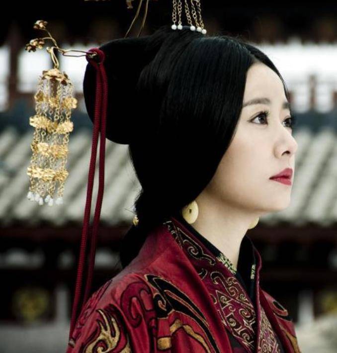 原创东汉贵女梁女莹历史上第一个接受体检的皇后死后还被贬