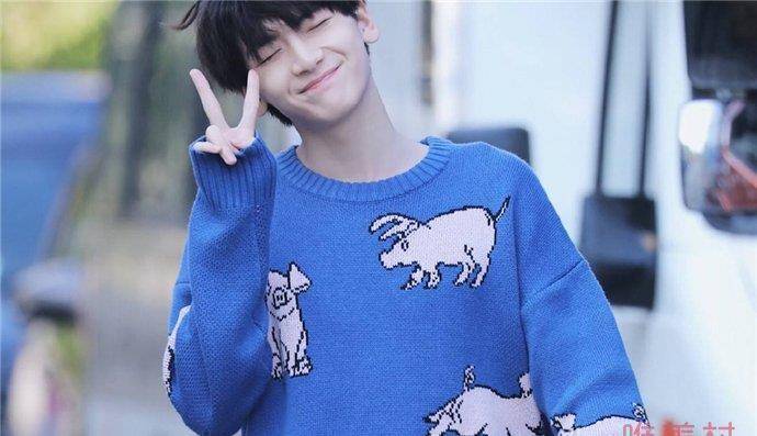 原创r1se翟潇闻私联站姐微信语音给站姐唱歌引发粉丝众怒