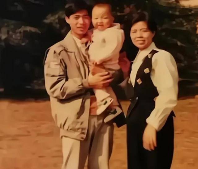 原创强盗逻辑杜粉指责许敏翻脸无情老杜与亲儿子认亲场面很尴尬