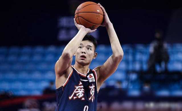 广东宏远昔日潜力后卫转型教练,因伤告别cba,遗憾退场