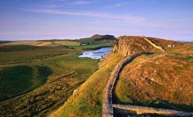 原创中国万里长城延续千年英国也有120公里长城保护罗马400年