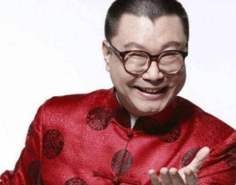 原创歌手尹相杰近况瘦成皮包骨完全认不出紧随于文华像跟班