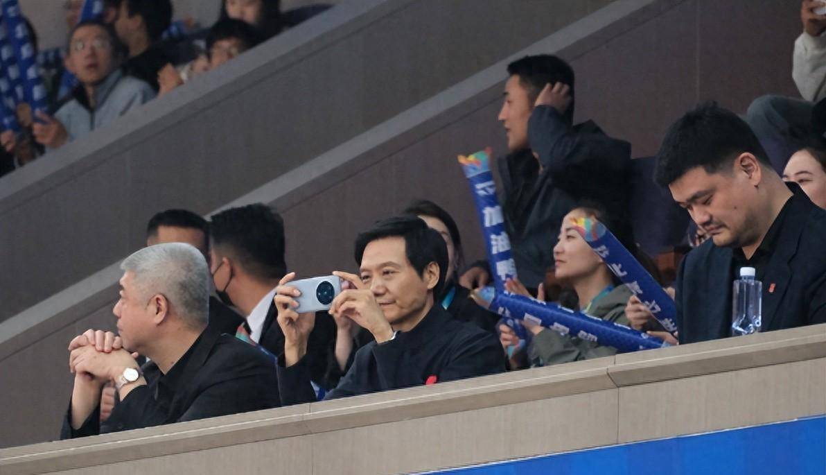 原创打出血性北京队压制上海男篮双方爆发冲突姚明和雷军注视