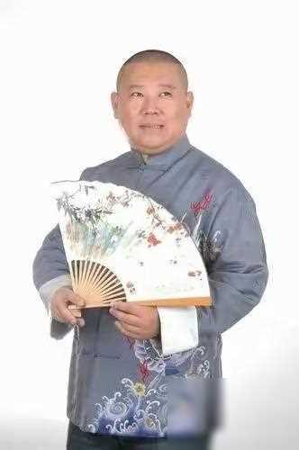 郭德纲如何自我定义成功成为知名相声表演者