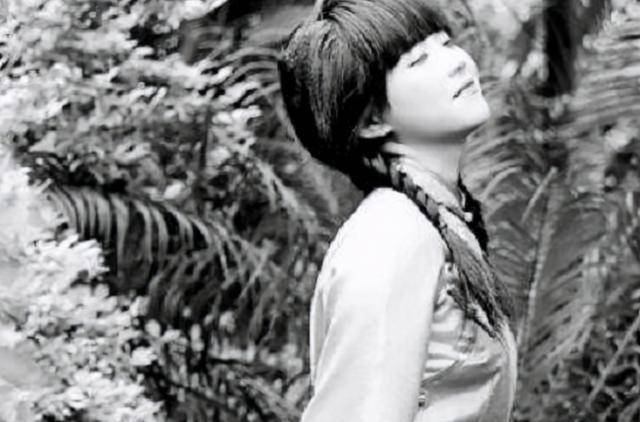 高青子是一个文学爱好者,她读过沈从文的作品,并对他很是崇拜.