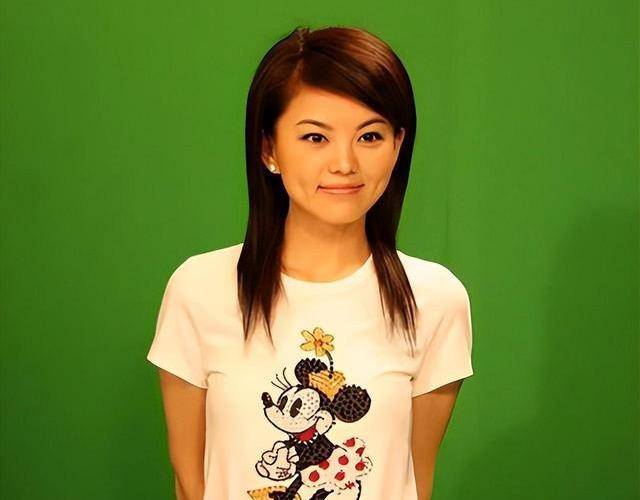 原创李湘终于翻身了被她养大的王世龄为母亲奋斗