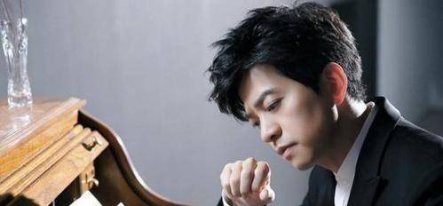 歌手李健说好的婚姻让人如虎添翼因为妻子小贝壳我成了飞虎