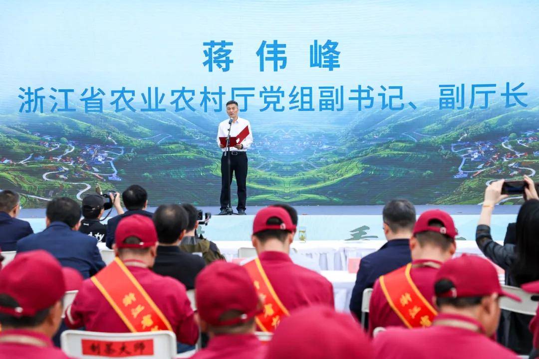 越乡杯2024浙江省龙井茶炒制技能大赛在武林广场隆重开赛