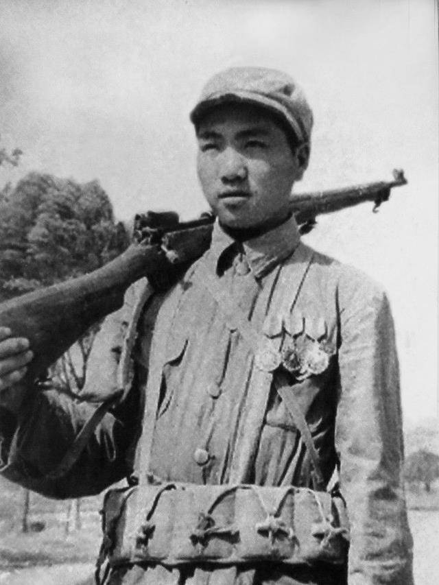 首级我军这几个超级兵王战绩可一点都不比关羽差_张英才_熊绶春_俘虏