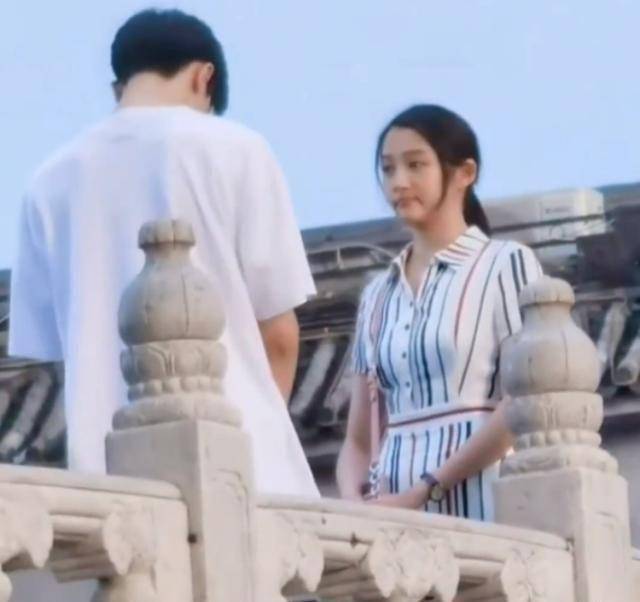 原创关晓彤新剧路透曝光搭档身高187的林一网友直呼满屏大长腿