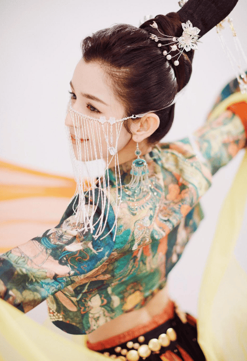 一舞成名被陈赫签约,却因"蜡烛门"身败名裂_妮克_时候_大佬