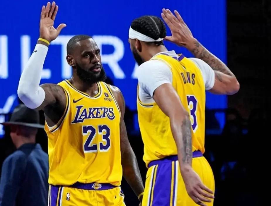 原创新纪录詹姆斯281117湖人大胜鹈鹕浓眉3011拉塞尔5三分