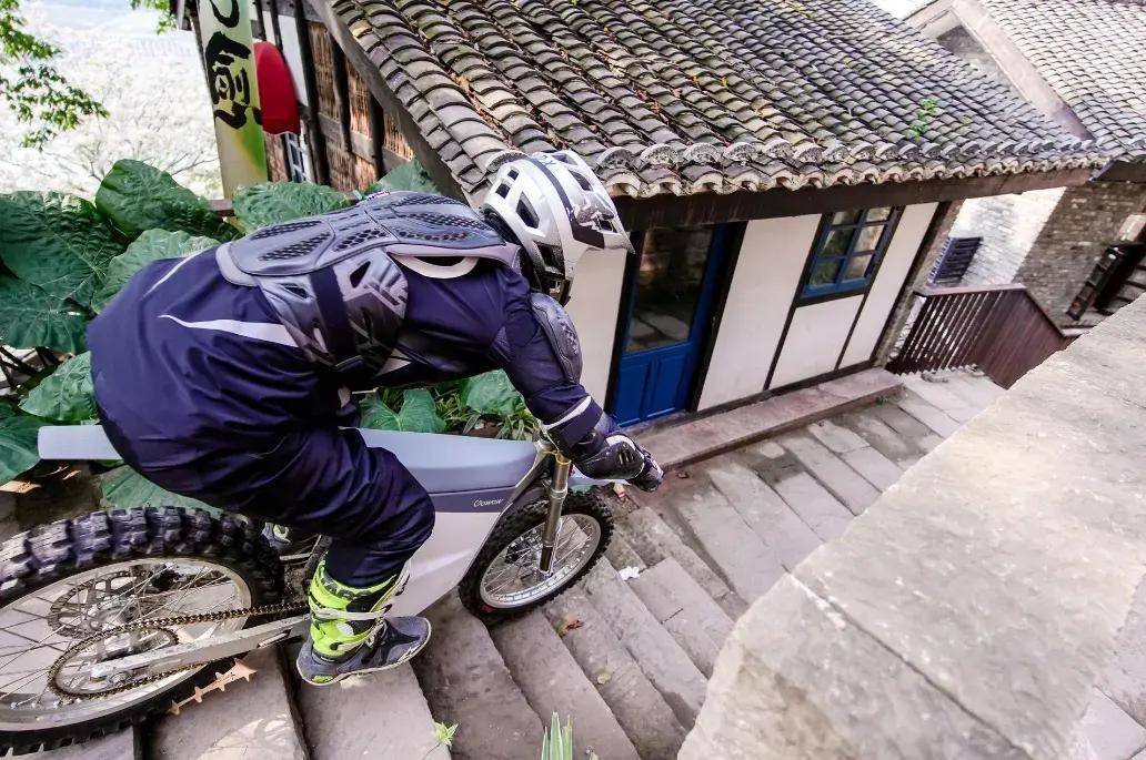 电动越野挑战城市障碍赛格物表现亮眼斩获佳绩