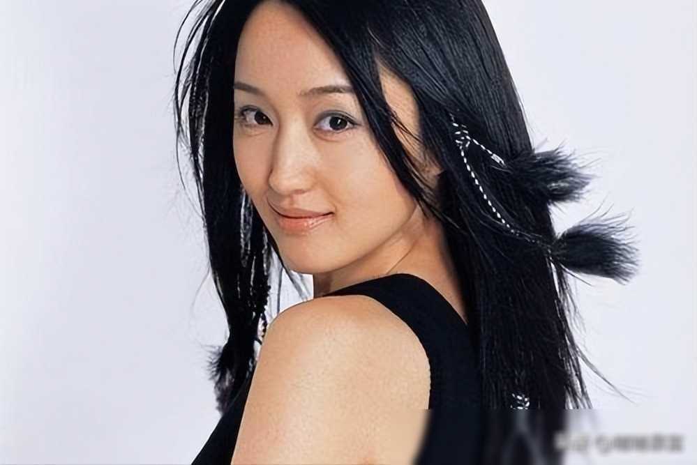 身高不足身材来补杨钰莹丰满身材是她的优势
