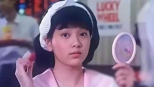 《开心鬼》一共拍了5部,女主演还有张曼玉,罗美薇,罗明珠,陈加玲