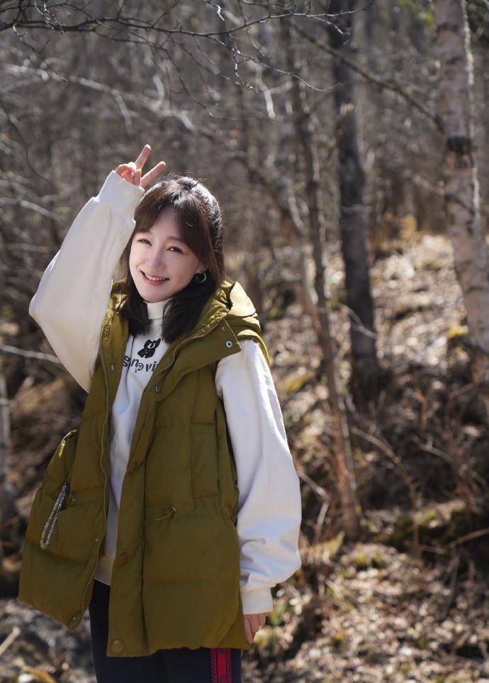 胡歌现在已经结婚了,并且有了一个女儿,但是薛佳凝却没有任何好消息