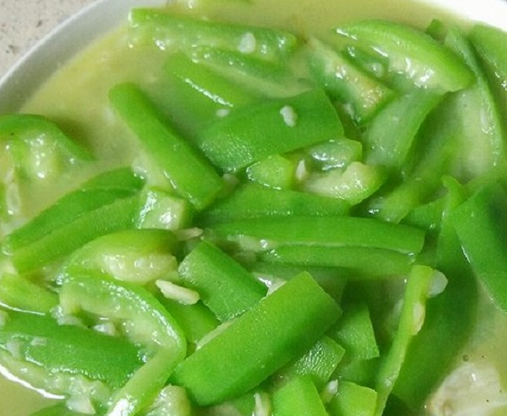 做清炒丝瓜时别直接用大火炒牢记这1点丝瓜嫩绿不变色