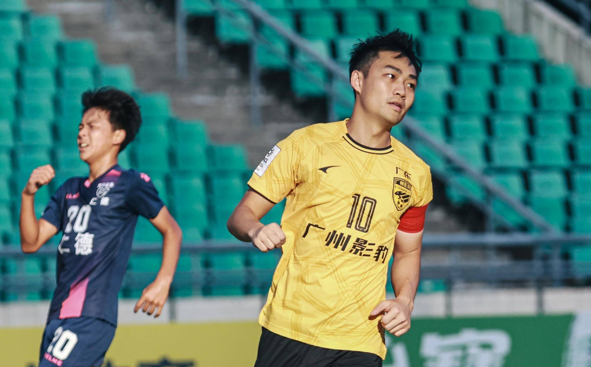 原创梁学铭夏达龙建功肖智进球被吹广州豹20海口5连胜领跑