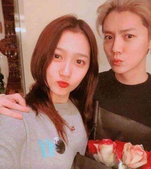 而每年对方生日,两人都会送上生日祝福,所以鹿晗生日,作为女朋友的