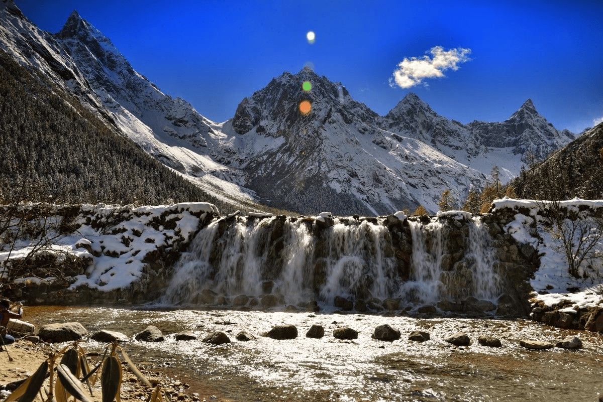 四川理塘五天四夜游玩攻略,与朋友双飞四川雅江5日人均要多少钱_亚丁_