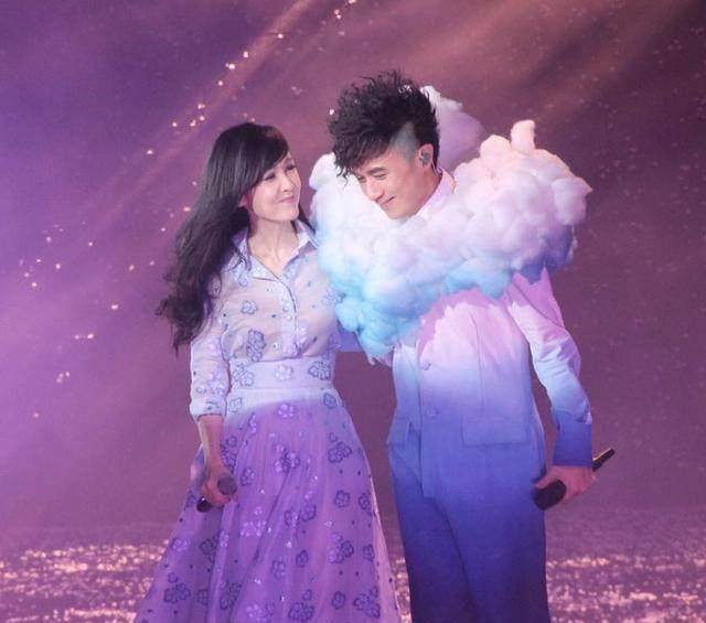 这一跌真是吓坏了现场的很多人,包括一众来支持他的明星,当时容祖儿