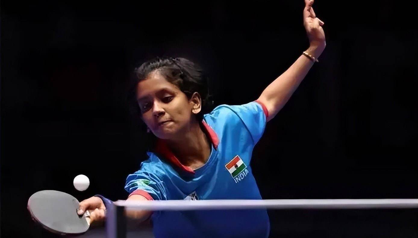 陈梦在世界杯上被双封盖,先是触碰陌生球员,然后再打王曼玉_阿库拉