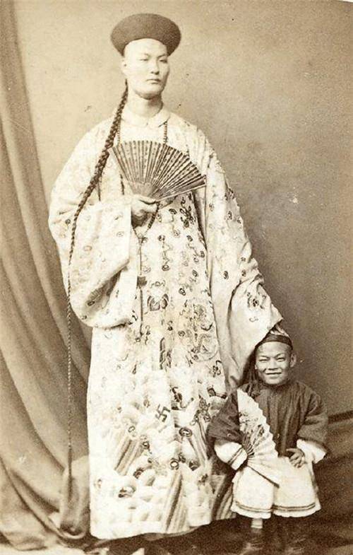 晚清第一巨人詹世钗身高超姚明93厘米入英籍娶洋人后代怎样了