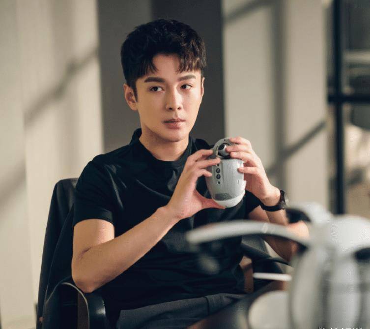 《一千零一夜》的陈默,时隔3年后,还出演《欢乐颂3》男主之一