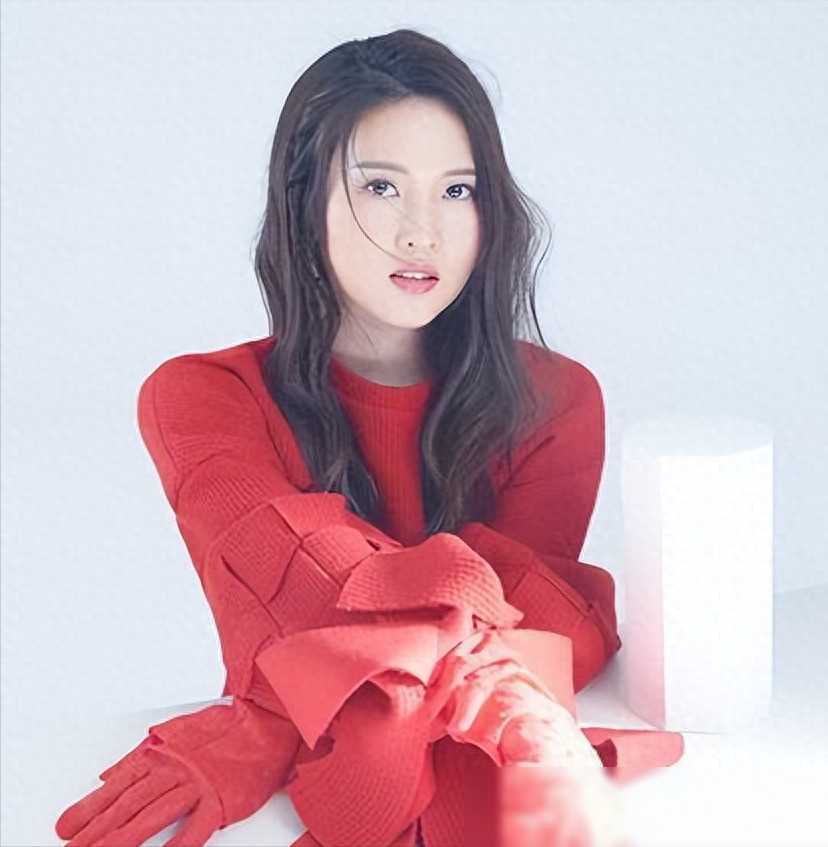 美艳跳水女神陈若琳:身材丰腴傲人,眼神勾人魅力十足