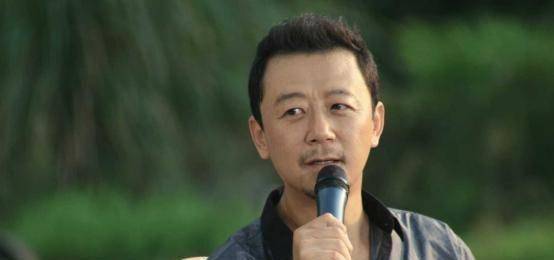 郭涛基因太强14岁儿子身高18多米穿西装都认不出来