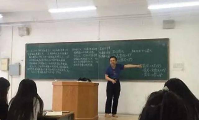 北大天才王晓琮,今成哈理工"网红老师":吃饭舔盘,衣着寒酸_同学_数学