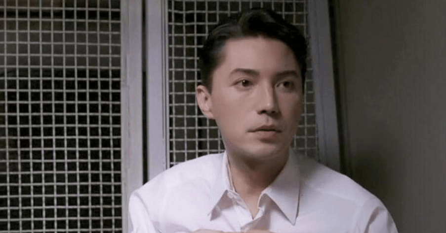 亚洲第一美男尊龙林青霞为看他一夜不睡73岁无妻无子与狗相伴