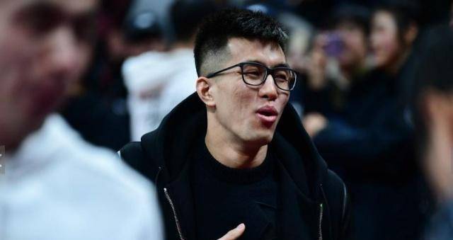 郭艾伦夸某网红很漂亮网红则回应我追的是杨鸣他比你帅