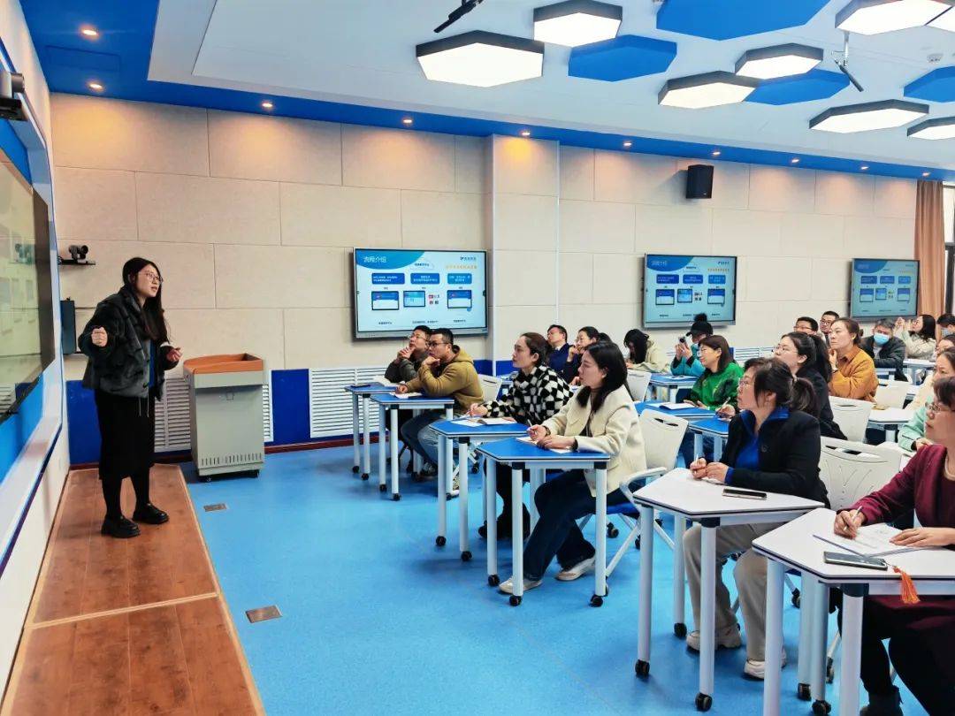 诚海科技为烟台船舶工业学校开展智慧教室培训活动