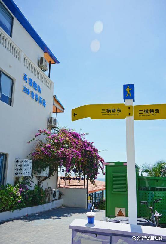 三亚代表性景点有:呆呆岛,蜈支洲,热带天堂森林公园