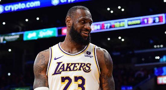 詹姆斯的传奇:39岁轰破77年nba历史记录_年龄_得分_命中率