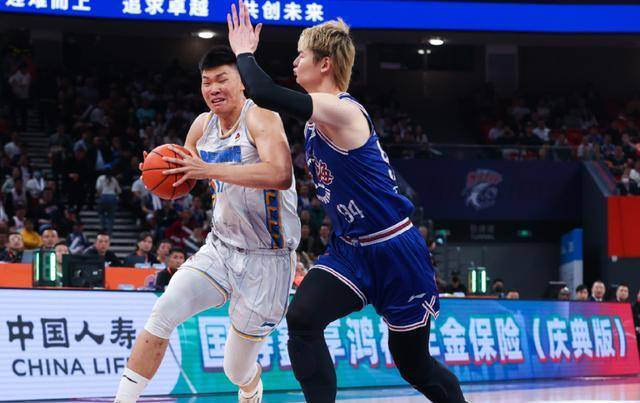 cba季后赛焦点战王哲林对决范子铭刘鹏率上海全力复仇