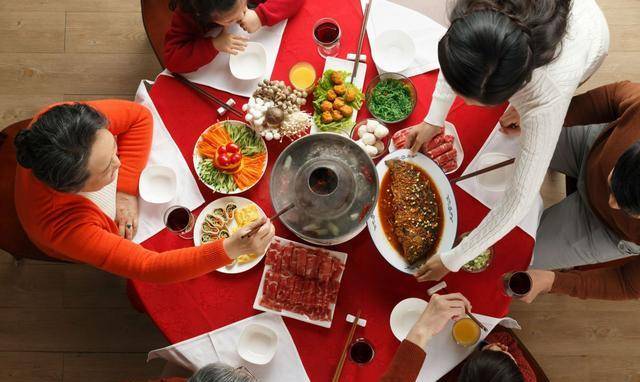 原创俗语菜不摆三筷不成五席不成六是何意思餐桌礼仪要谨记