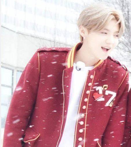 关晓彤在健身的道路上越走越远鹿晗现身录制节目却惊现幸福肥