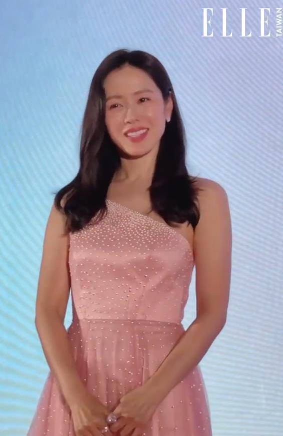 真实的了解到孙艺珍的身材,看起来孙艺珍已经完全恢复到产前的体重了