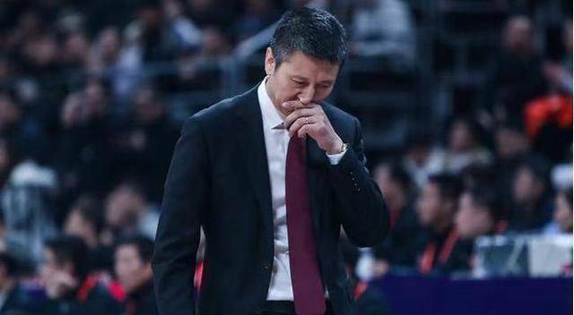 还有,主教练对裁判口吐芬芳的,比如,浙江稠州男篮主教练刘维伟,在上一