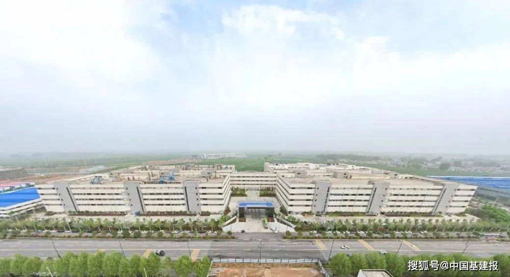 中国一冶承建富士康周口科技工业园项目正式投产 