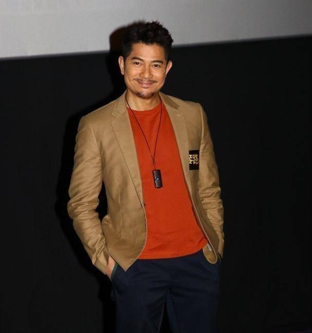 照片_潘玮柏_外界